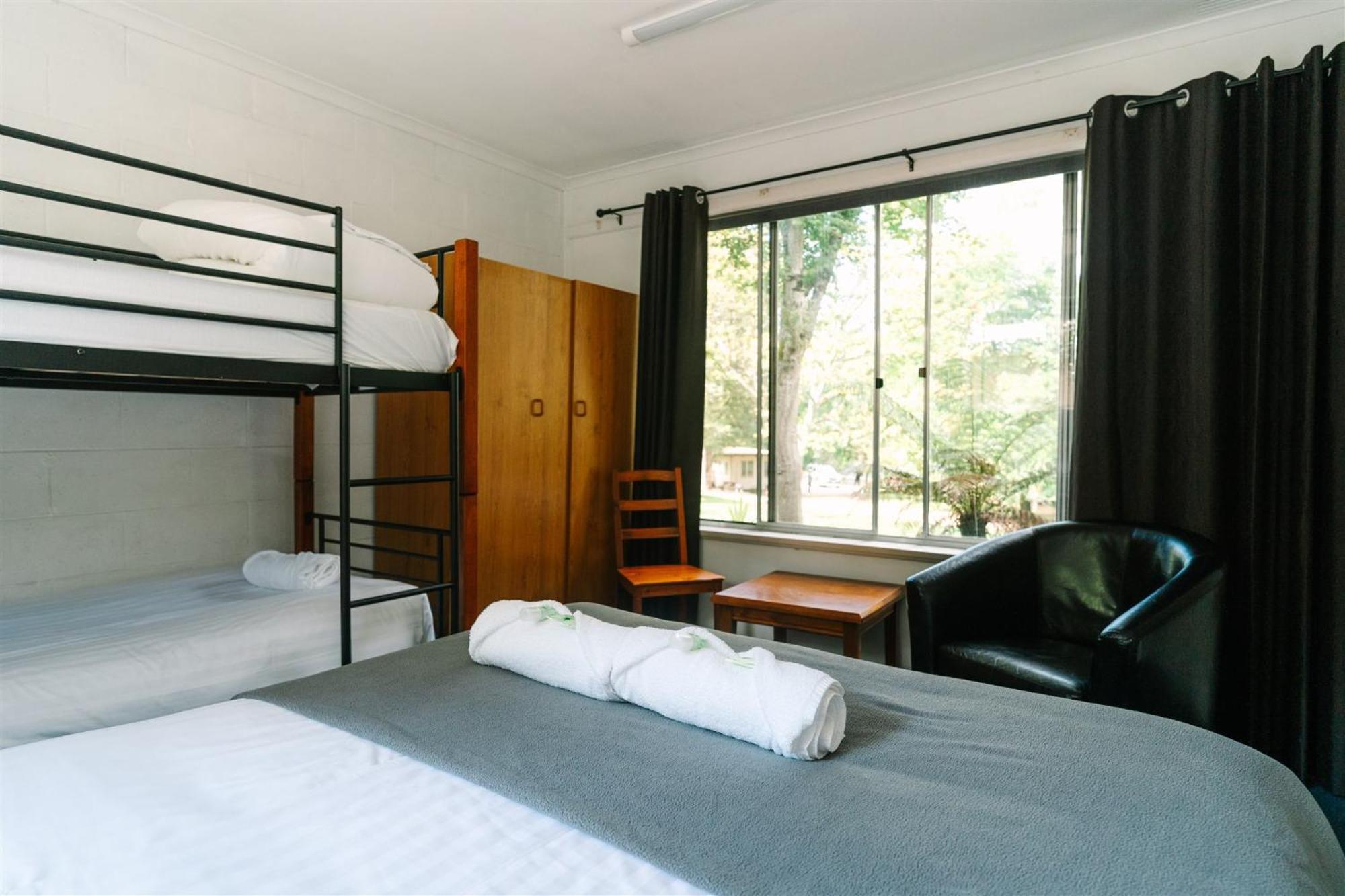 Alpine Riverside Cottages Porepunkah Ngoại thất bức ảnh