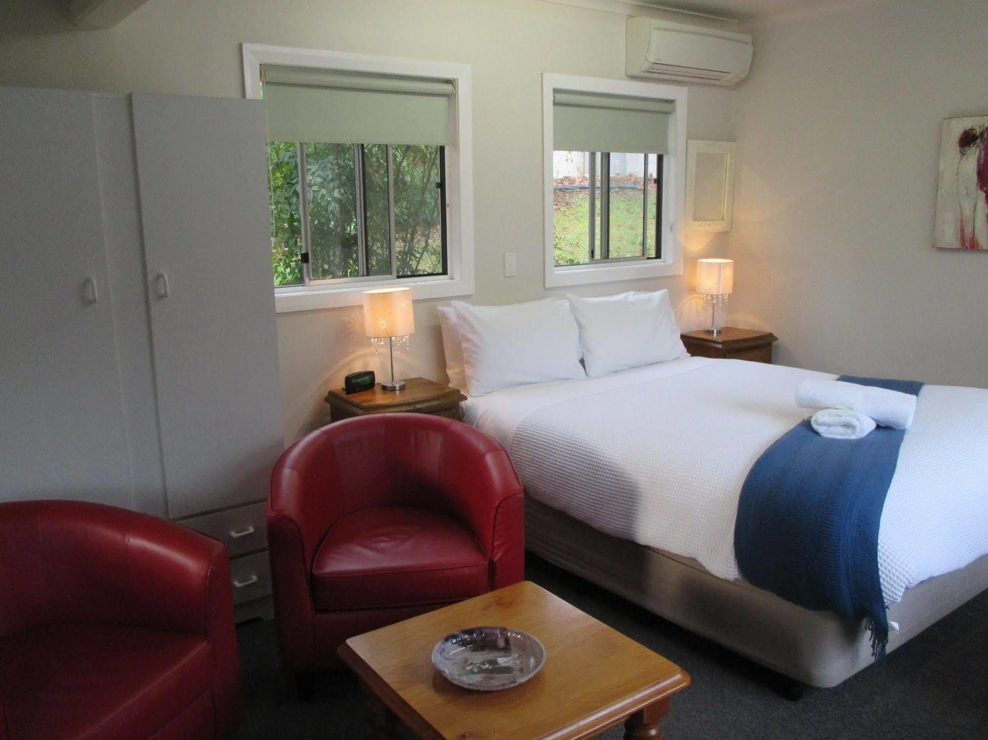 Alpine Riverside Cottages Porepunkah Ngoại thất bức ảnh
