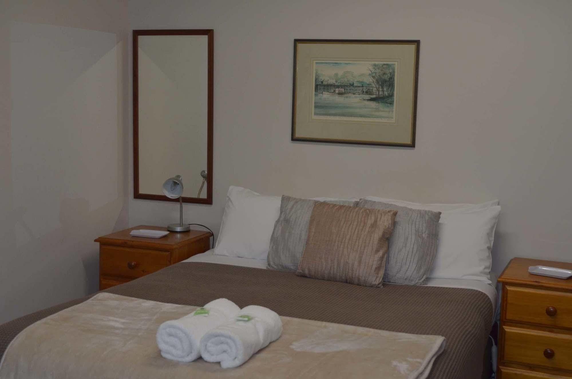 Alpine Riverside Cottages Porepunkah Ngoại thất bức ảnh