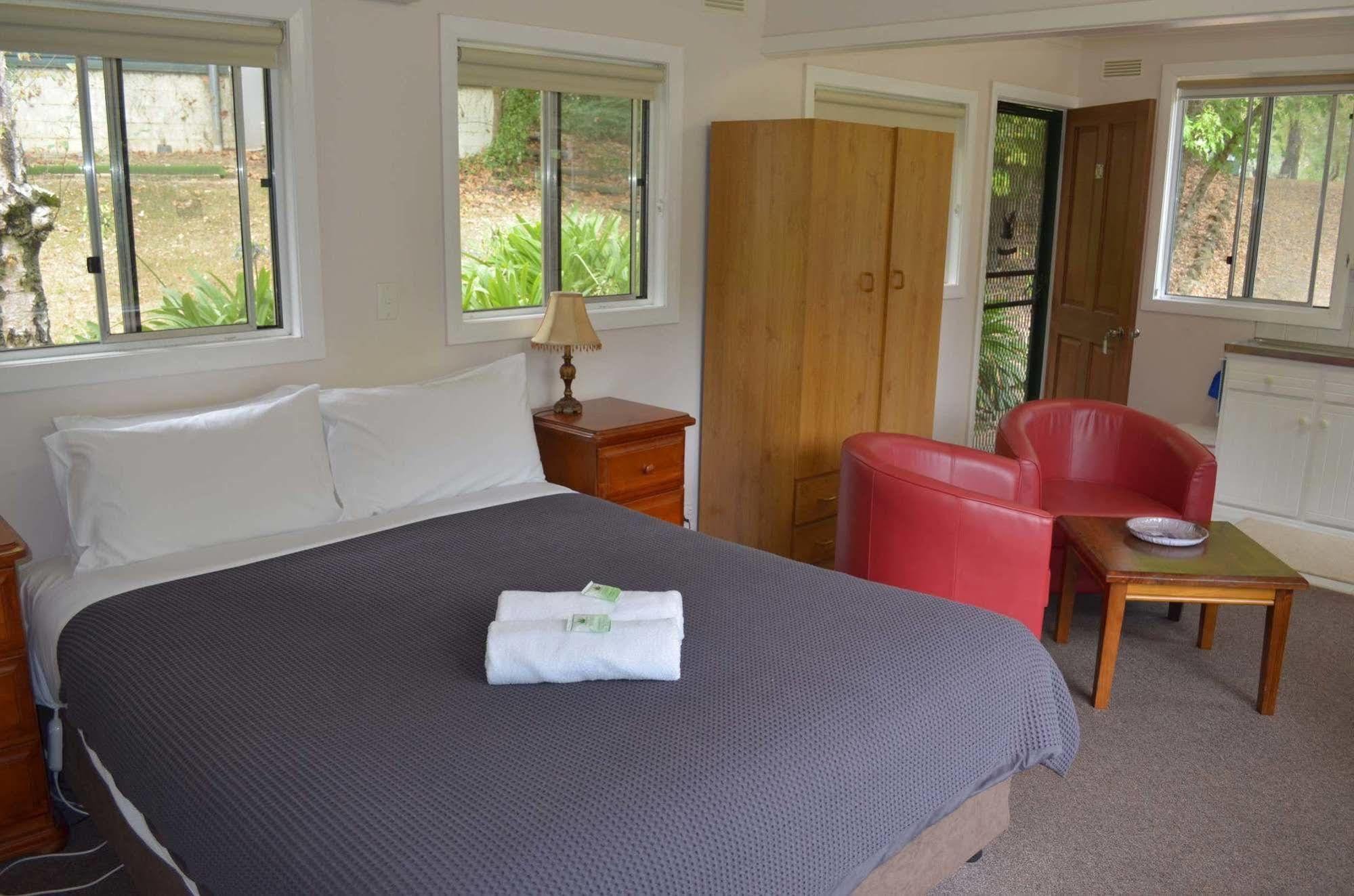 Alpine Riverside Cottages Porepunkah Ngoại thất bức ảnh